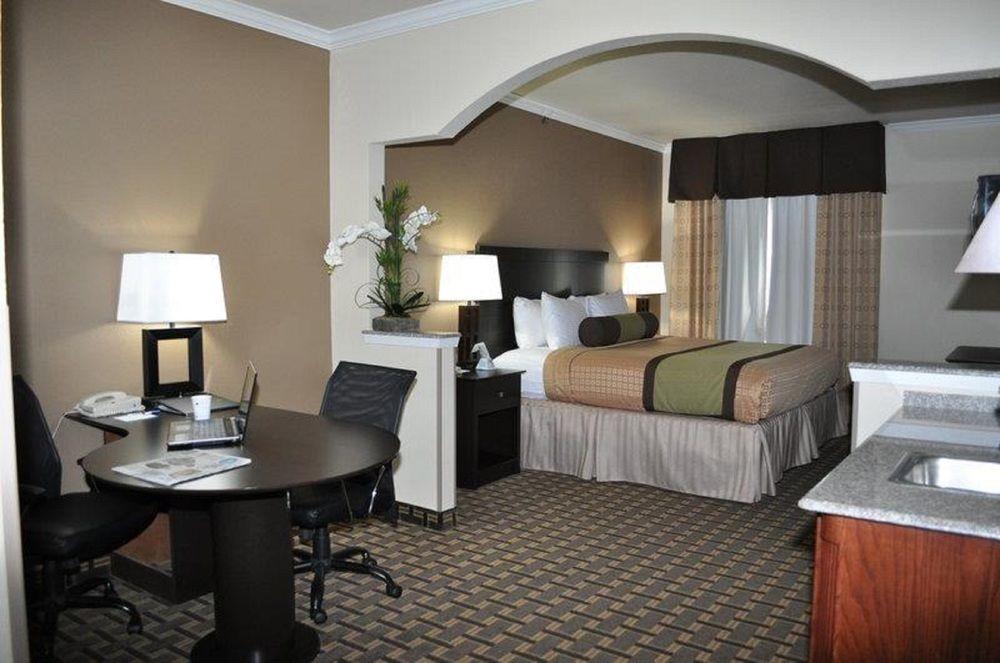 Best Western Plus Cutting Horse Inn & Suites Weatherford Exterior photo